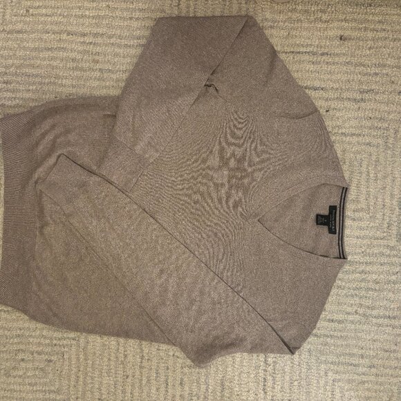 Banana Republic V-Neck Sweater - Picture 3 of 3